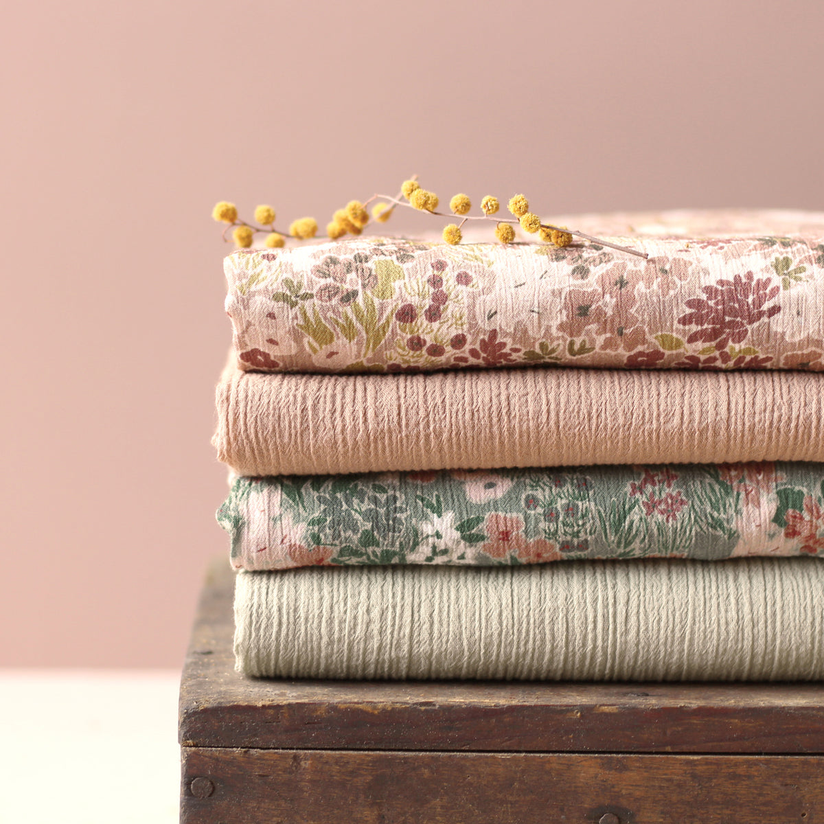 Le blog La Maison Naïve - 5 conseils pour coudre le crépon de viscose ...