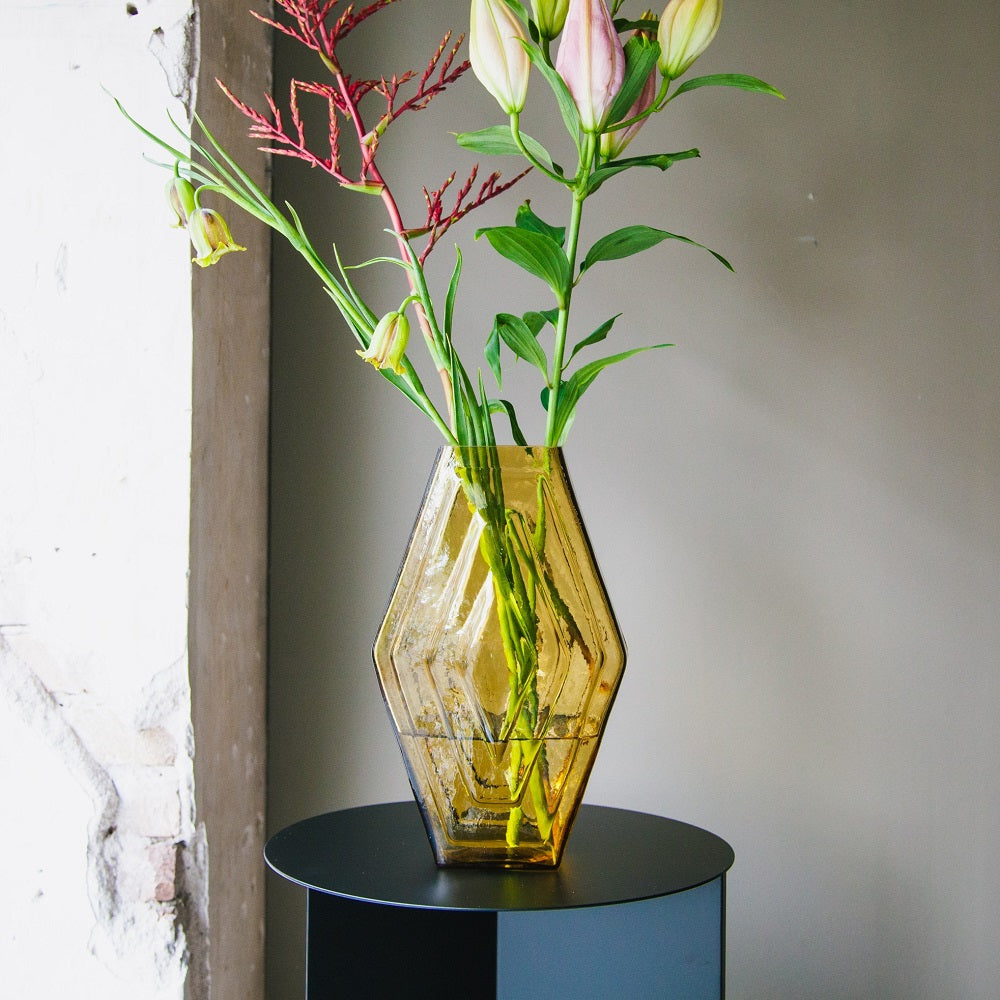 Grand Vase Hexagonal Vert Olive en Verre Recyclé La Maison Naïve