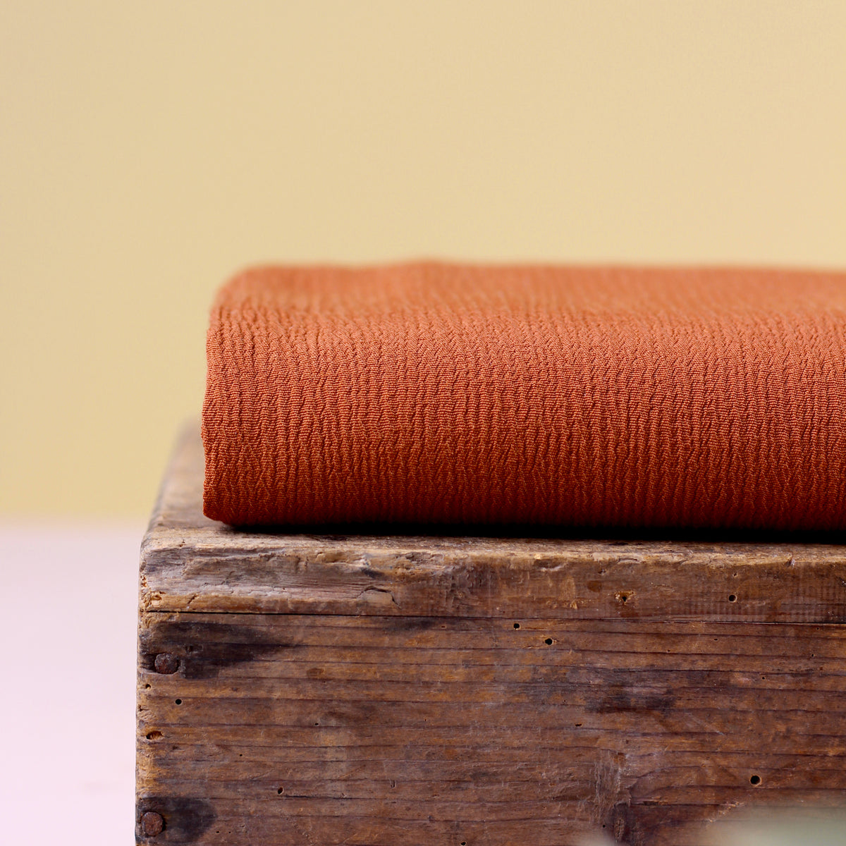 Tissu pour la couture en Crêpe Marocain de Viscose de La Maison Naïve et de couleur Cannelle