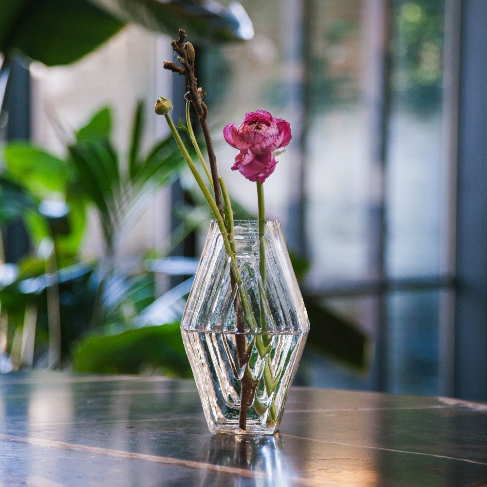 Petit Vase Hexagonal en Verre Recyclé La Maison Naïve