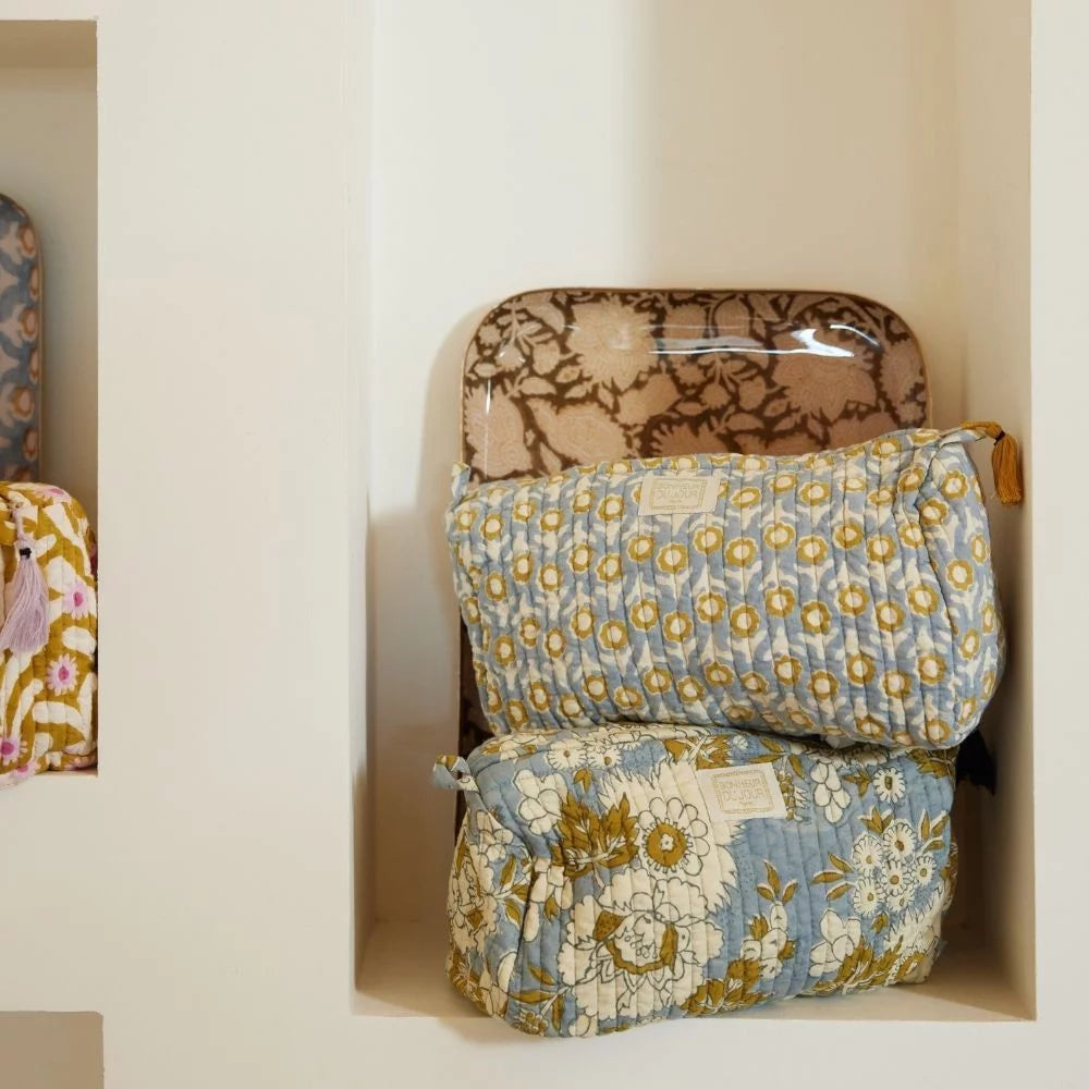 Trousse de Toilette Fleurs Indiennes Isha Blue - Bonheur Du Jour Paris