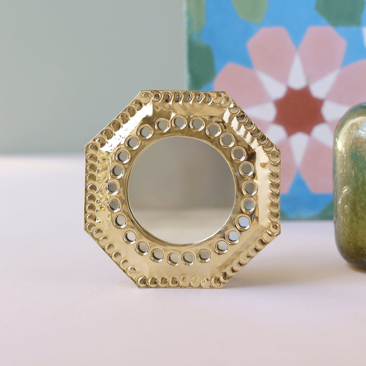 Petit miroir marocain octogonal avec cadre en laiton doré