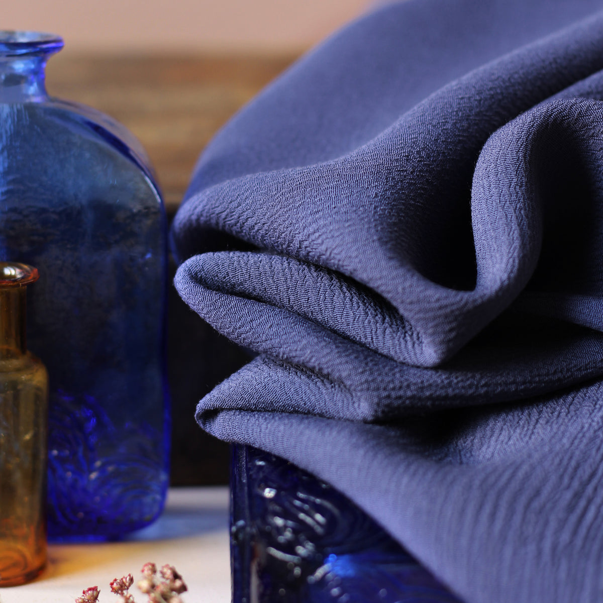 Tissu crêpe marocain de viscose La Maison Naïve couleur bleu Indigo