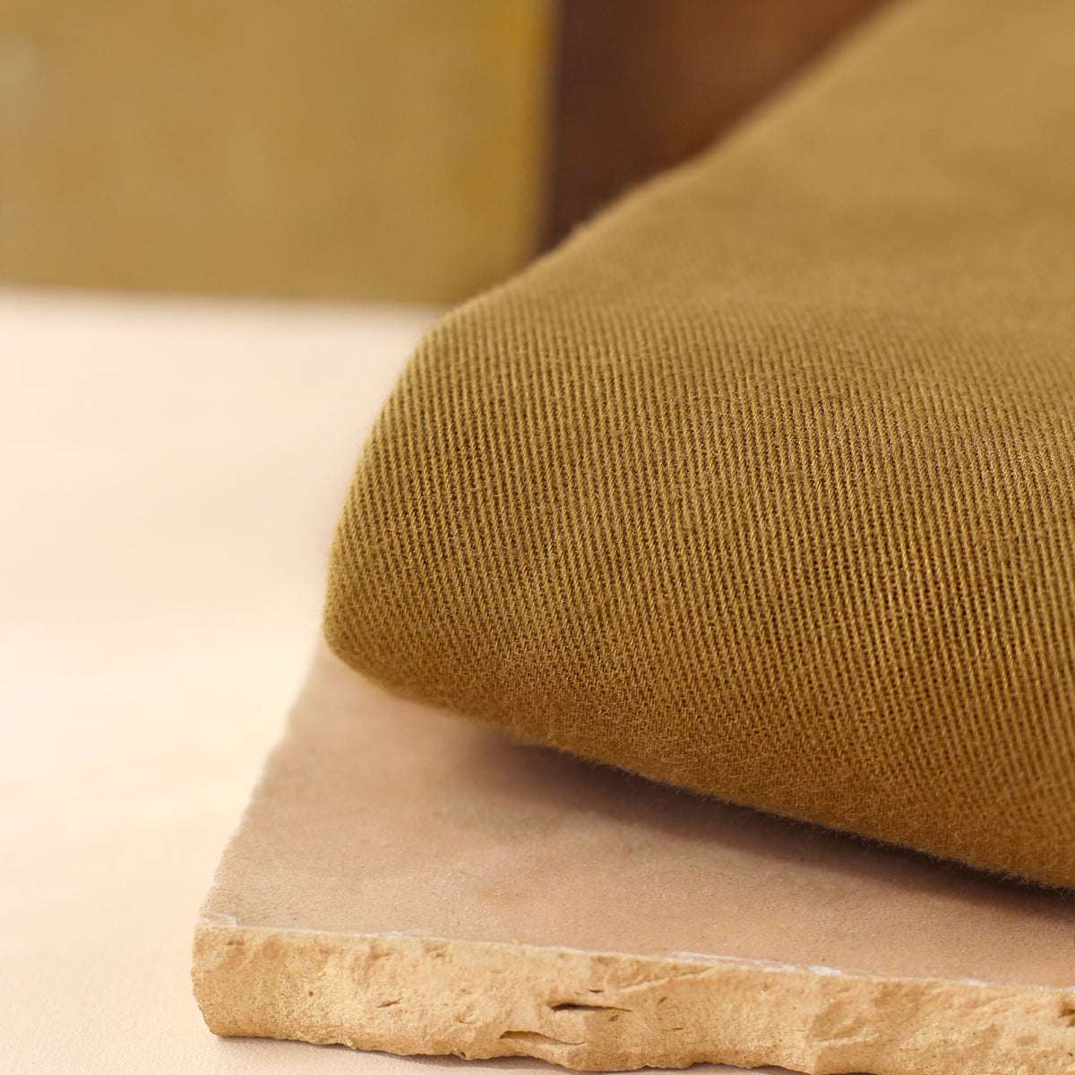 Tissu Gabardine Twill Légère vert Olive Clair La Maison Naïve