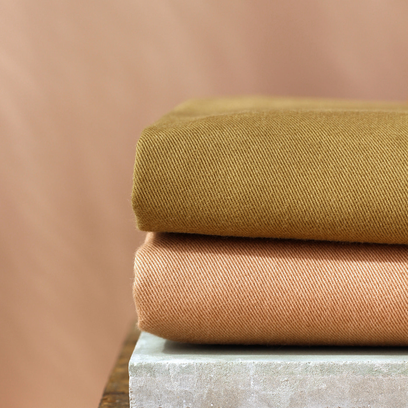 Tissu Gabardine Twill Légère Olive Clair - La Maison Naïve